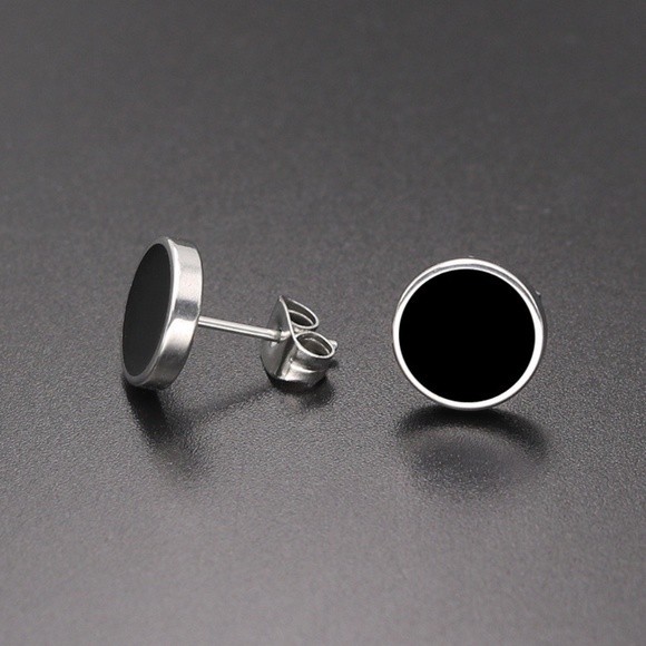 ❤️4 for $20 Sale❤️ Silver round black stud earring - Picture 3 of 4